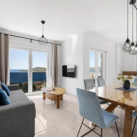 2 Bedroom Pet Friendly In 公寓 *