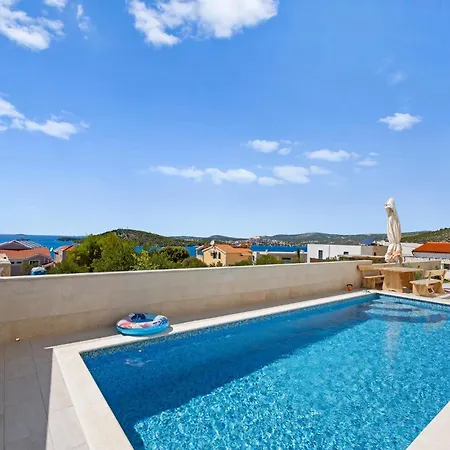 2 Bedroom Pet Friendly In *