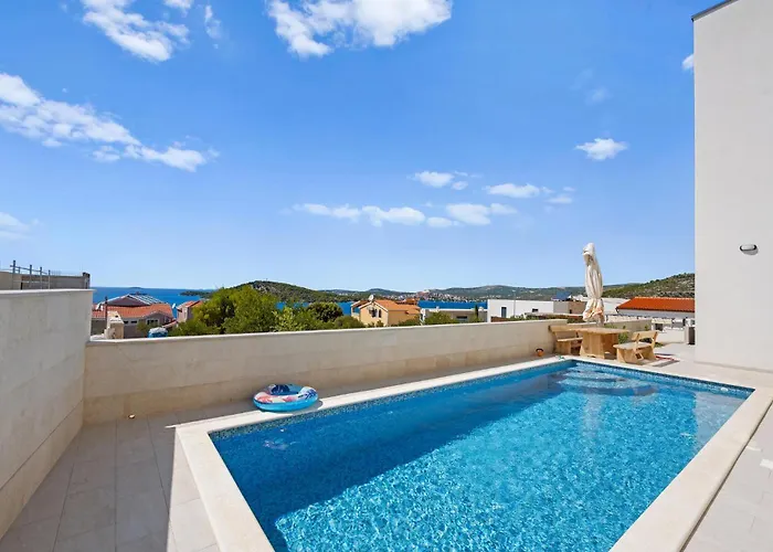 2 Bedroom Pet Friendly In *